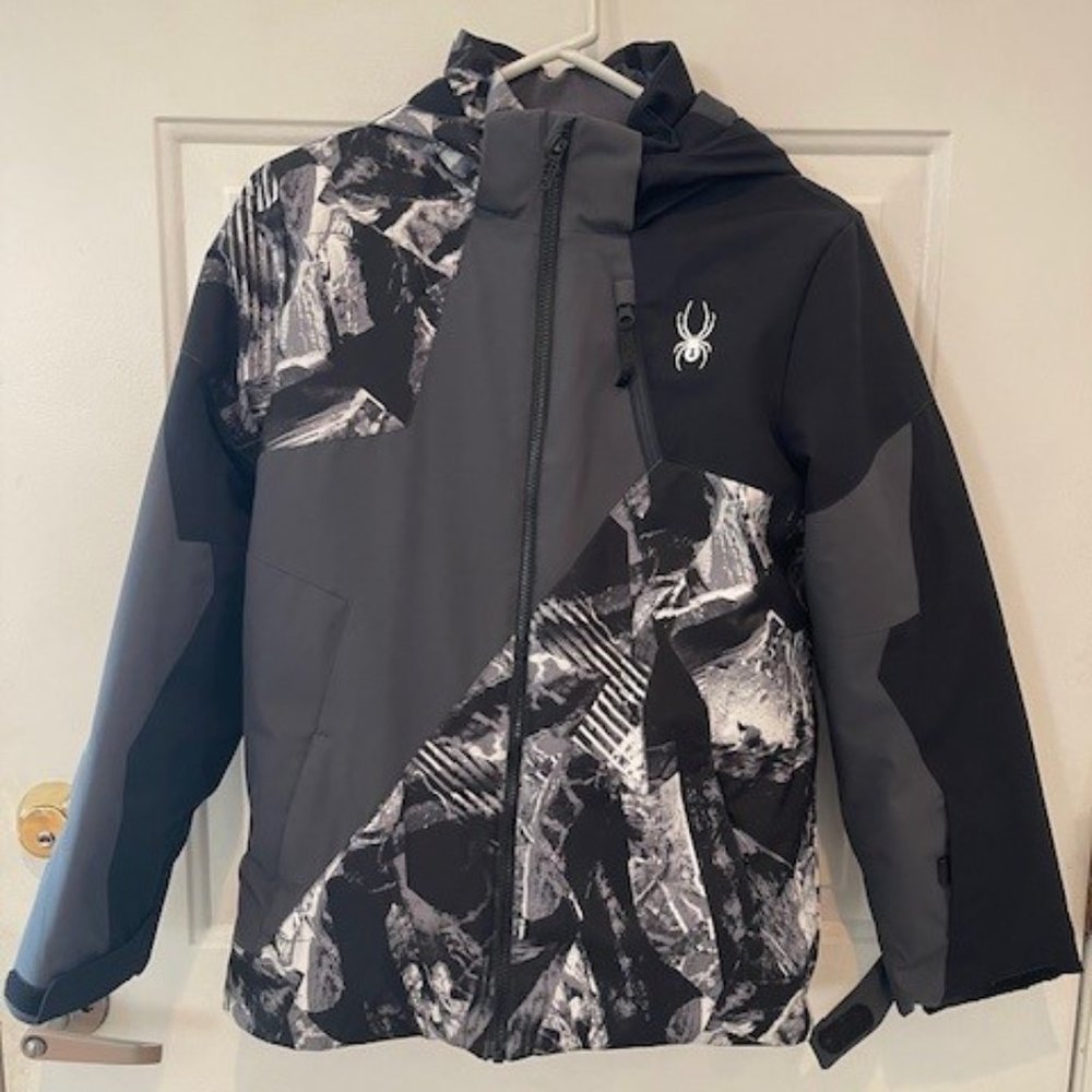 SPYDER youth Ski / Snowboard suit.  Pants size 14, Jacket size 16